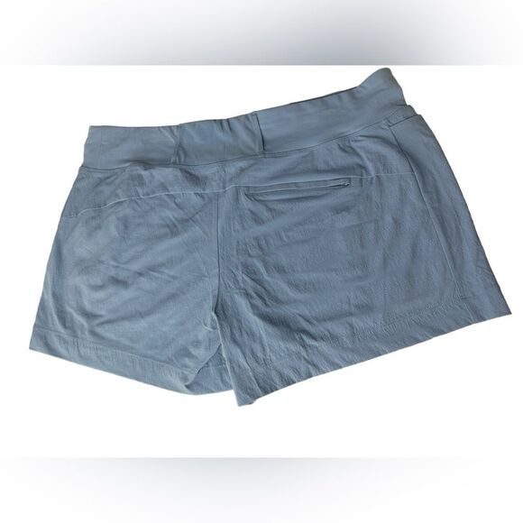 NWT Athleta Trekkie North Shorts in Cottage Blue - Size 18 - Picture 3 of 10